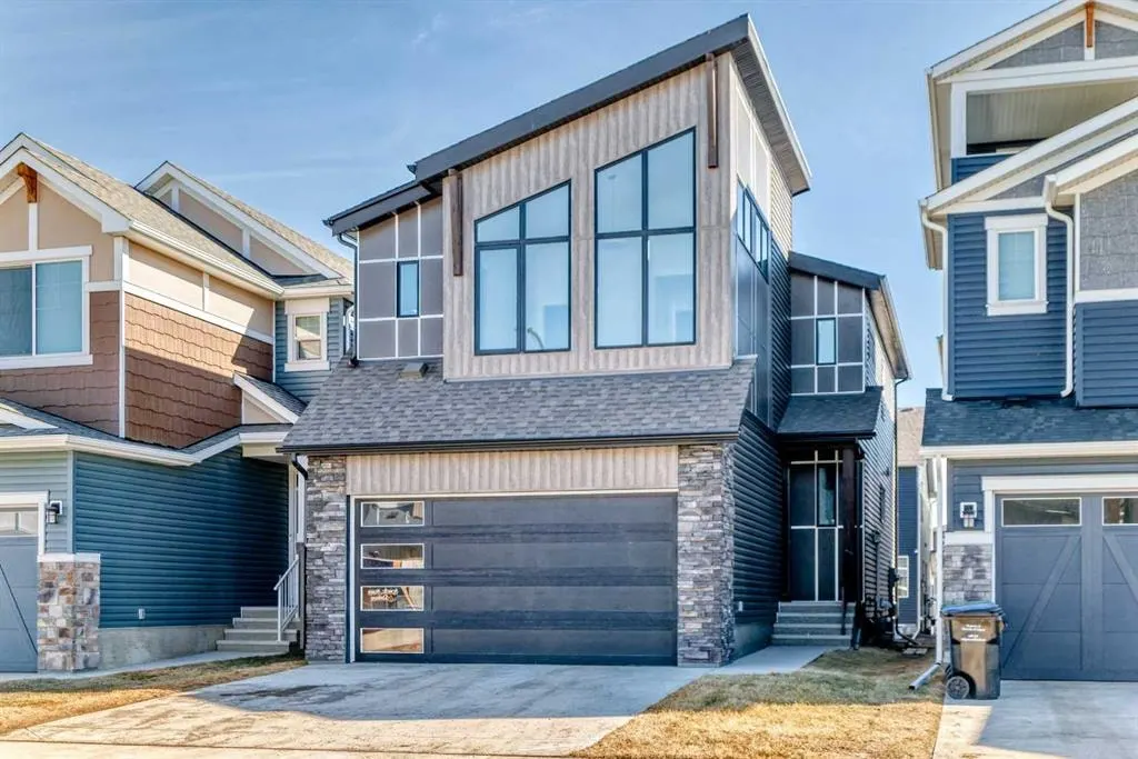 138 Silver Spruce Grove SW — photo 1