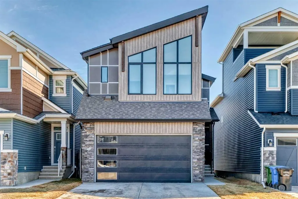 138 Silver Spruce Grove SW — photo 2