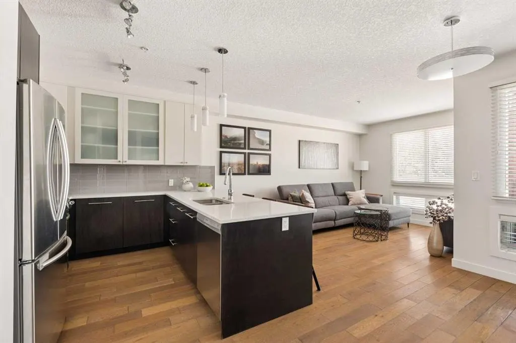 836 Royal Avenue SW #404 — photo 2