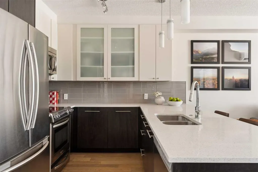 836 Royal Avenue SW #404 — photo 3