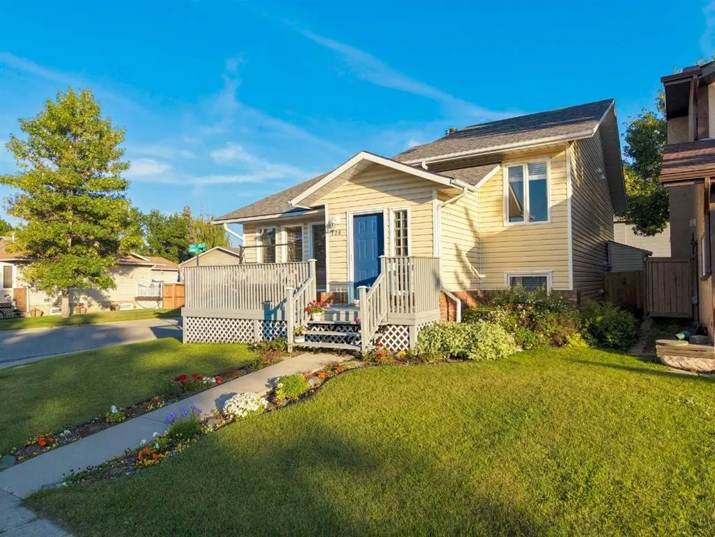 128 Sunvale Crescent SE — photo 3