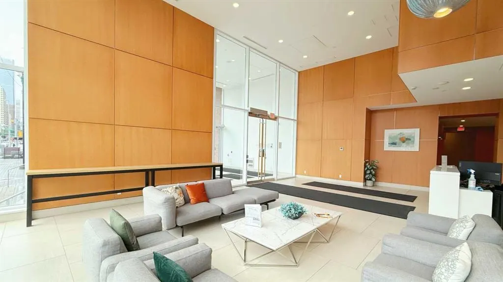 510 6 Avenue SE #1207 — photo 3