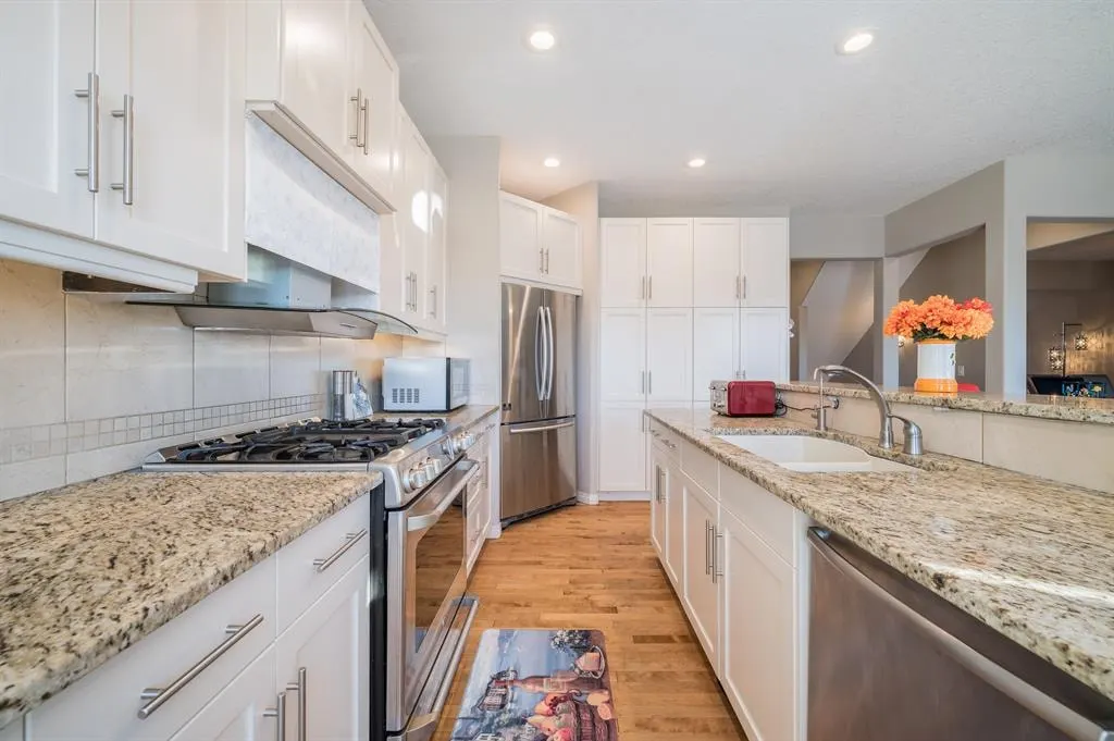 7 Aspen Stone Grove SW — photo 2