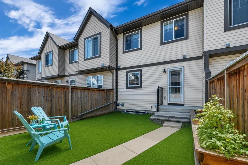 2520 Eversyde Avenue SW — photo 3