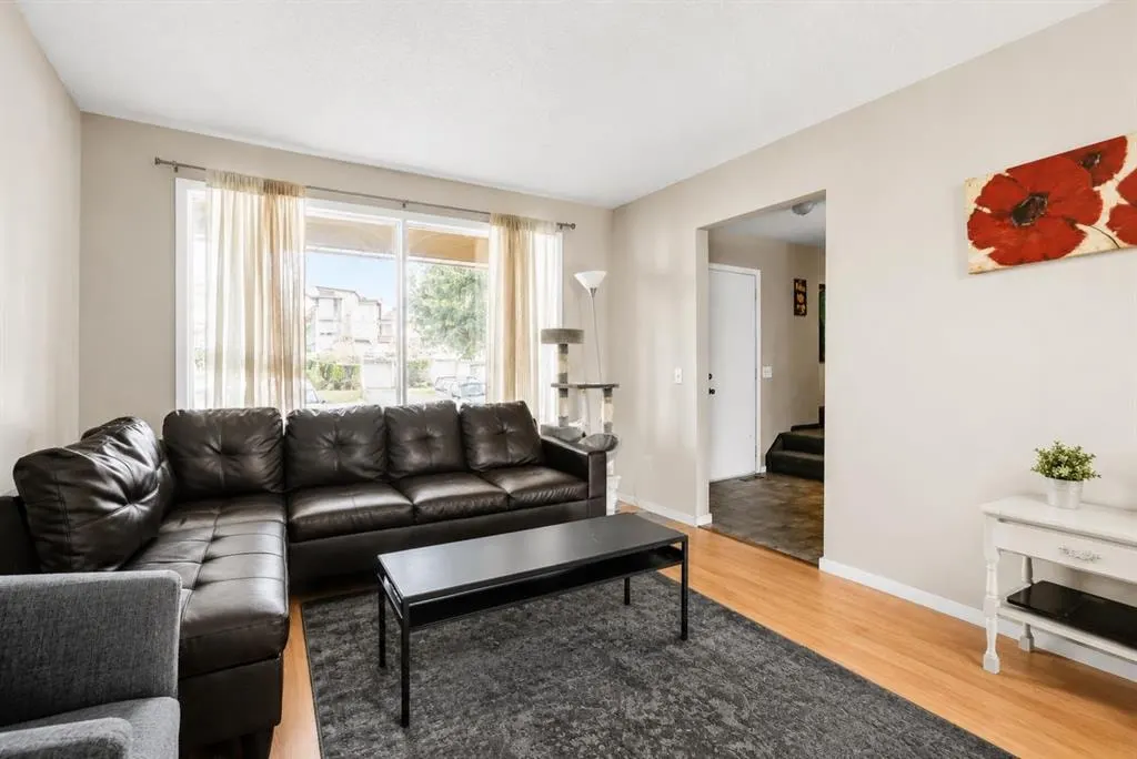 140 Dalhousie Road NW — photo 2