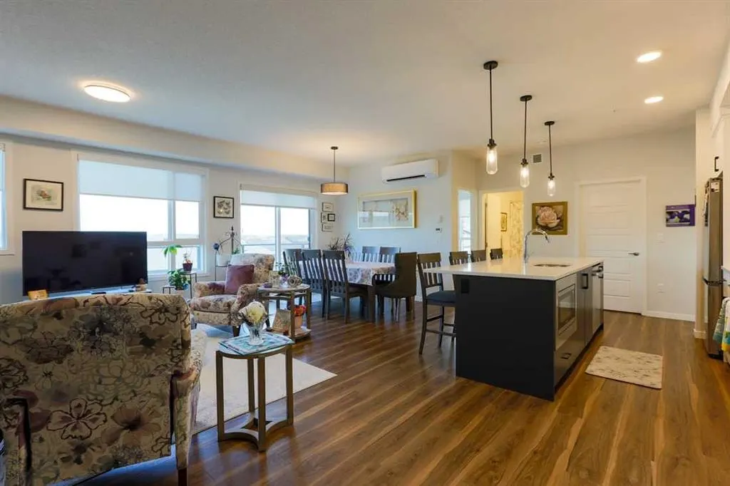 42 Cranbrook Gardens SE #1403 — photo 3
