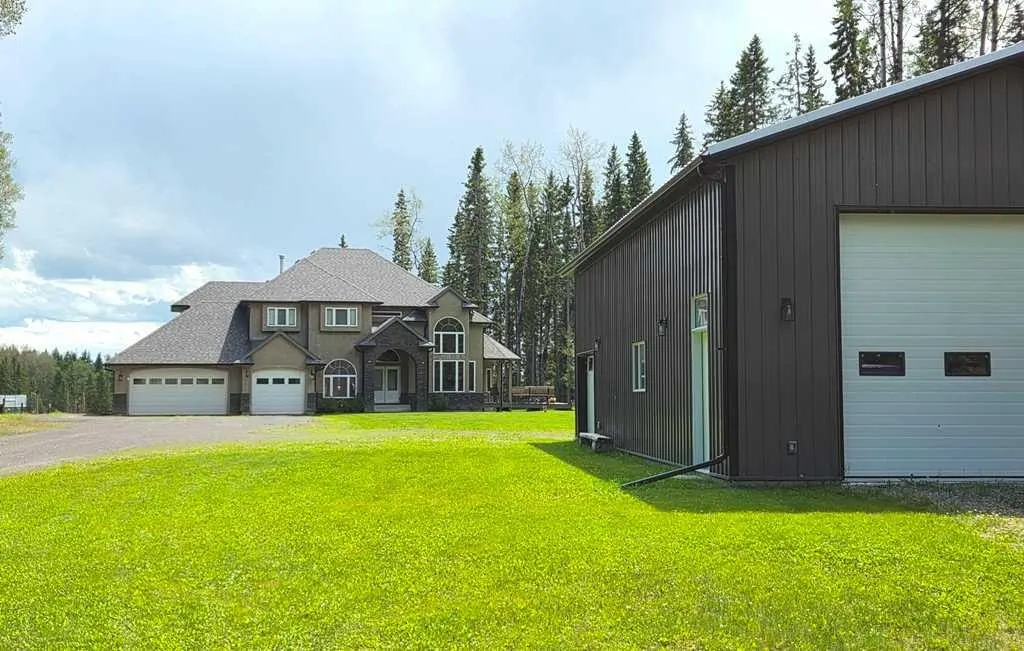 541 Clearwater Estates Crescent — photo 3