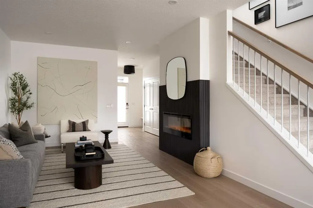 151 Royston Way NW — photo 3