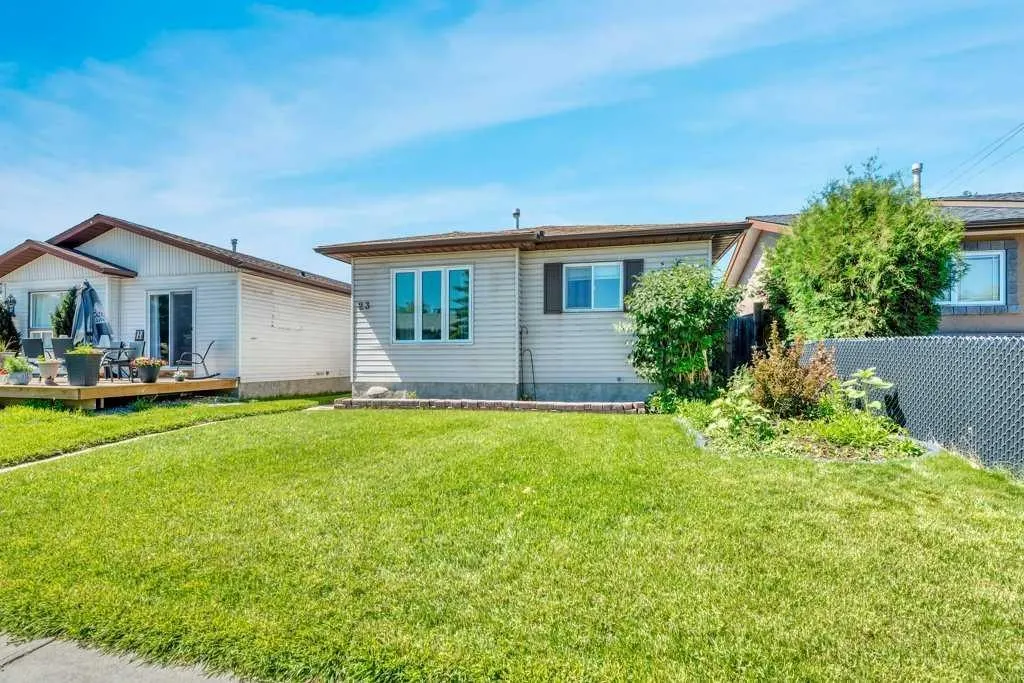 23 Abbercove Road SE — photo 3