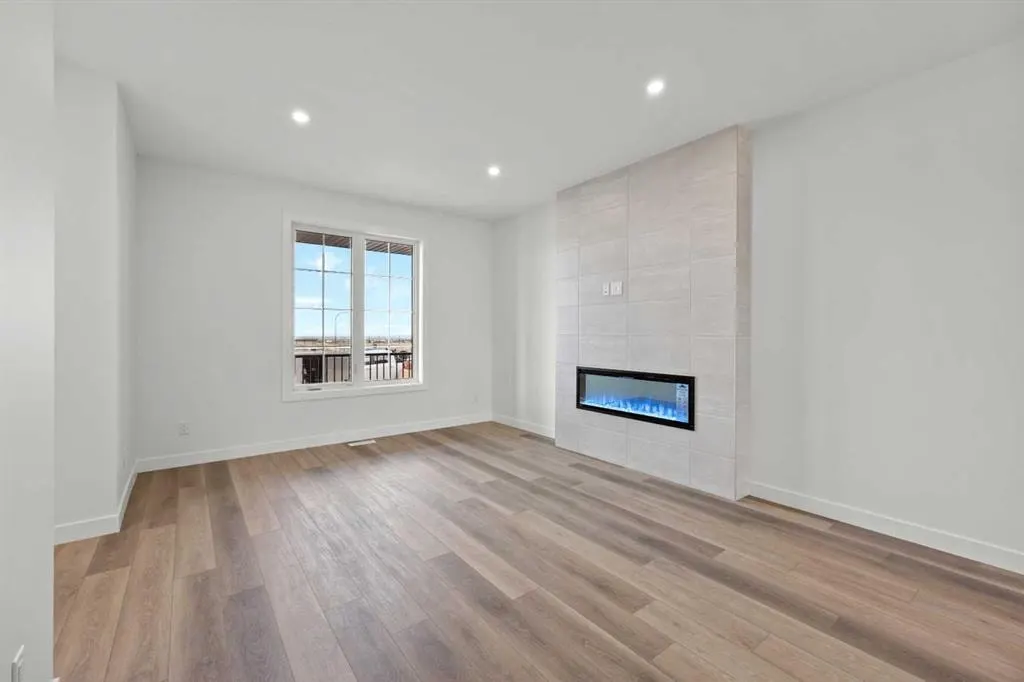 15445 45 Street SW — photo 3