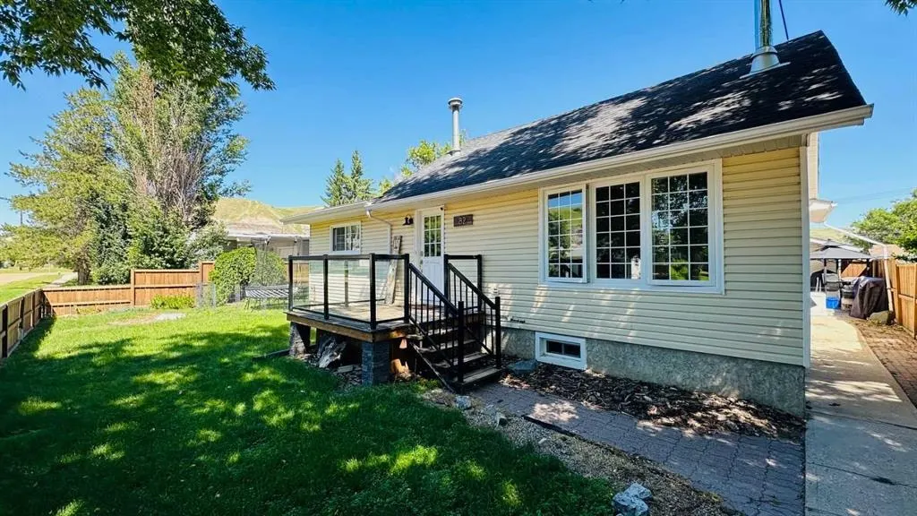 82 Villa Street — photo 2