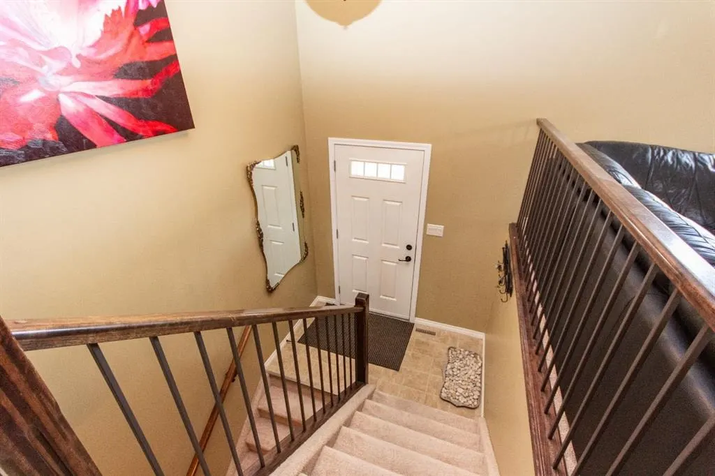 114 Redwood Boulevard — photo 2