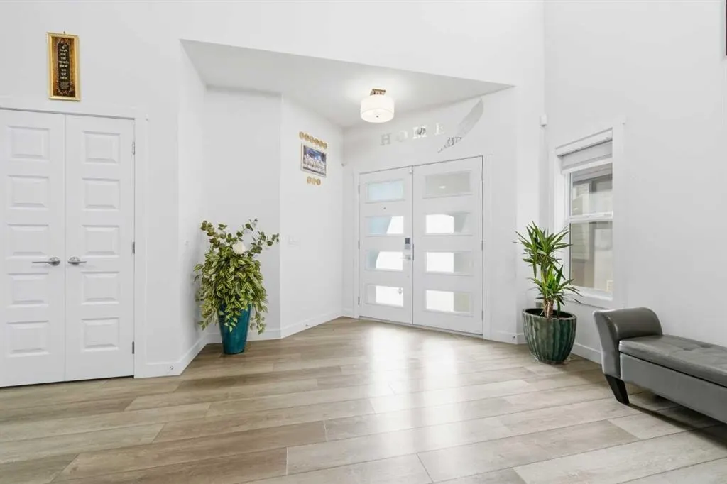 109 Homestead Crescent NE — photo 2