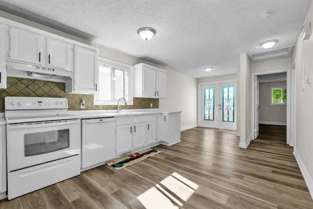 43 Taraglen Road NE — photo 3