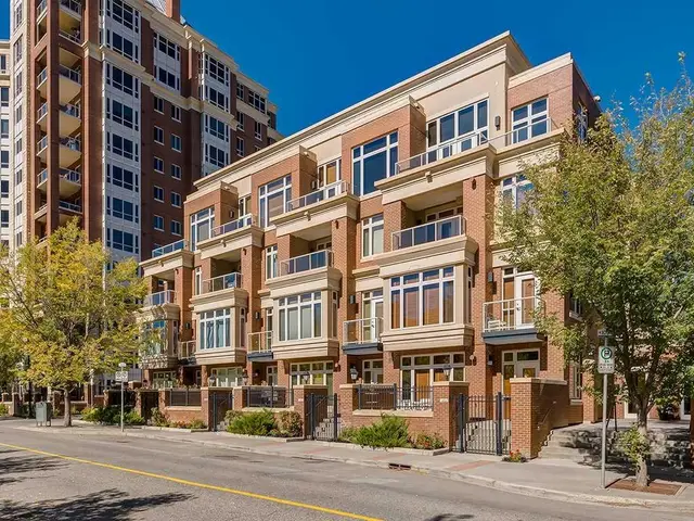 660 Eau Claire Avenue SW #103