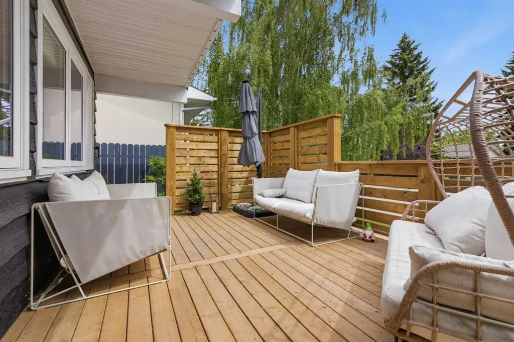 3720 58 Avenue SW — photo 3