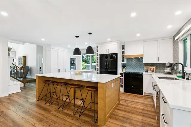 272 Woodfield Road SW