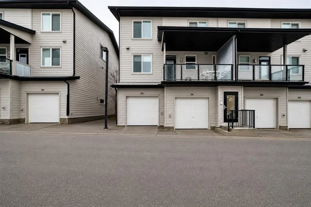 245 Redstone NE #202 — photo 2