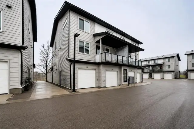 245 Redstone NE #202