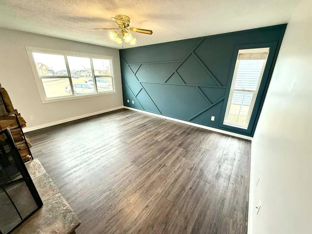716 Bankview Drive — photo 2