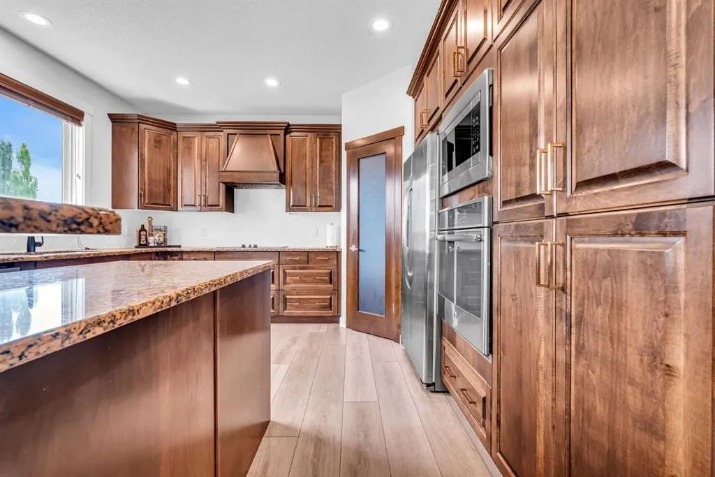 452 Evergreen Circle SW — photo 3