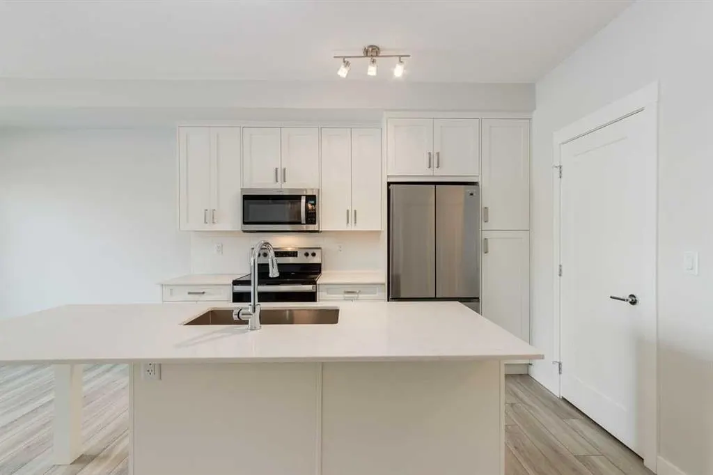 500 Auburn Meadows Common SE #107 — photo 2