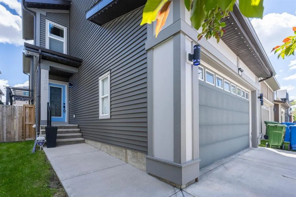 135 Evansridge Crescent NW — photo 3