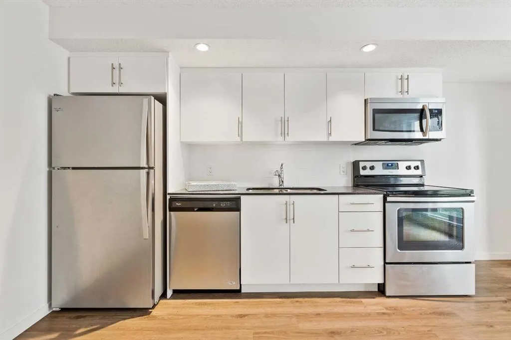 1920 11 Avenue SW #206 — photo 3