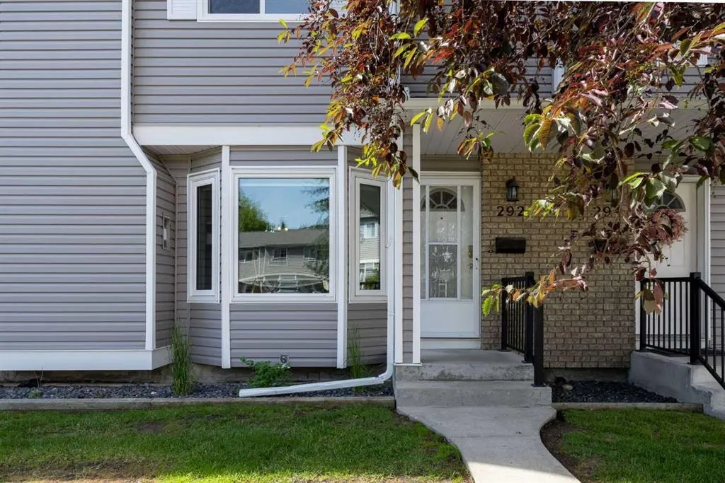 292 Cedarwood Park SW — photo 2