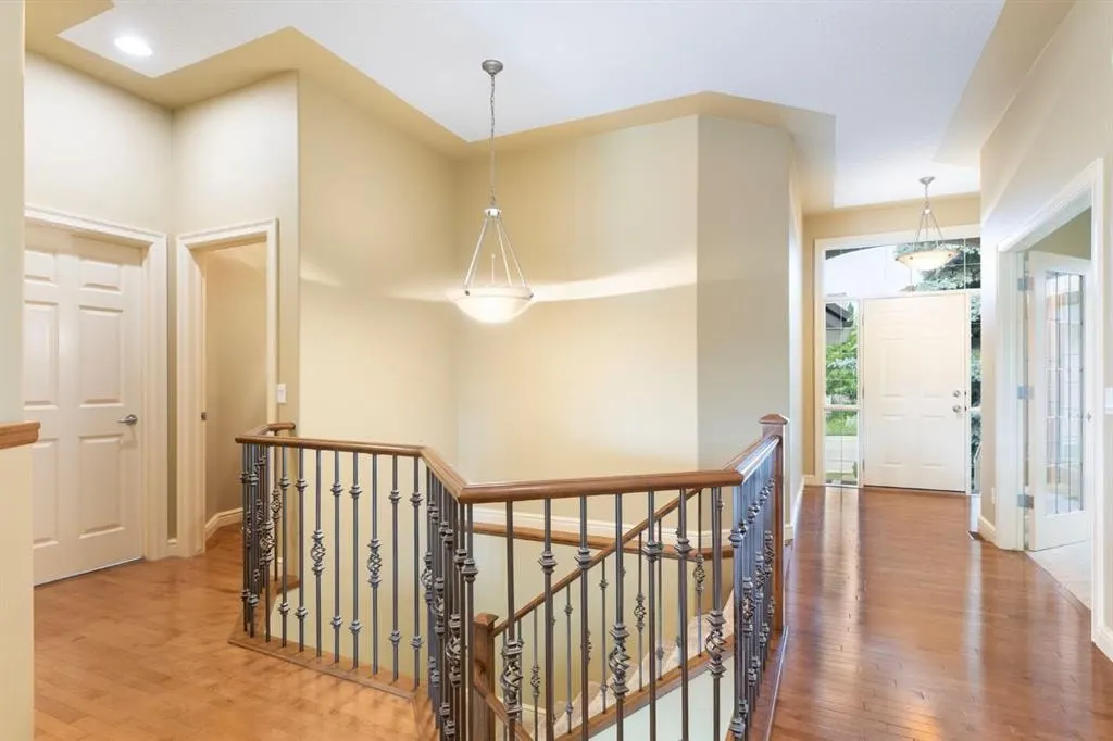 131 Gleneagles Terrace — photo 3