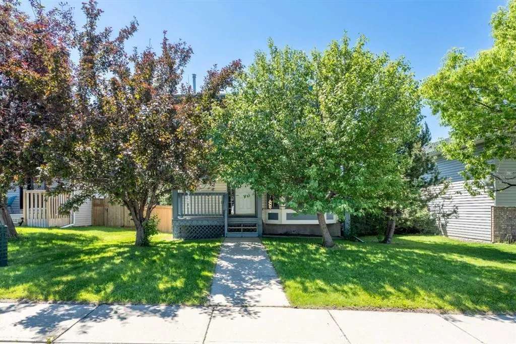 14 Easterbrook Place SE — photo 2