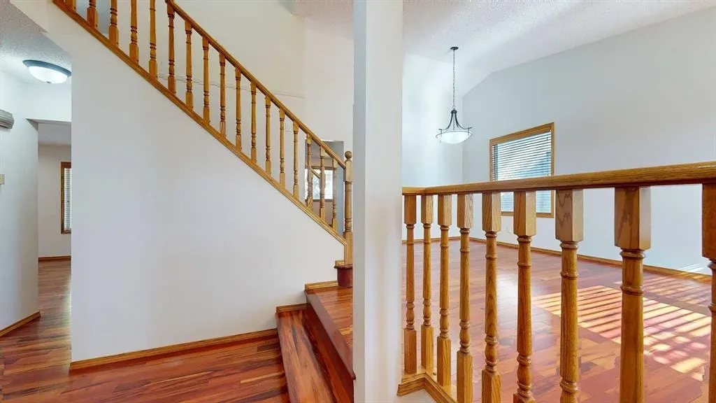 60 Sunmeadows Court SE — photo 2