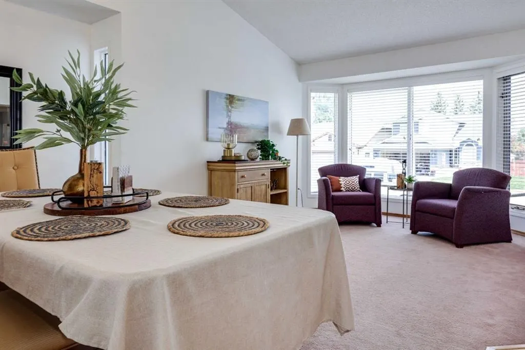 23 Sandalwood Close NW — photo 3