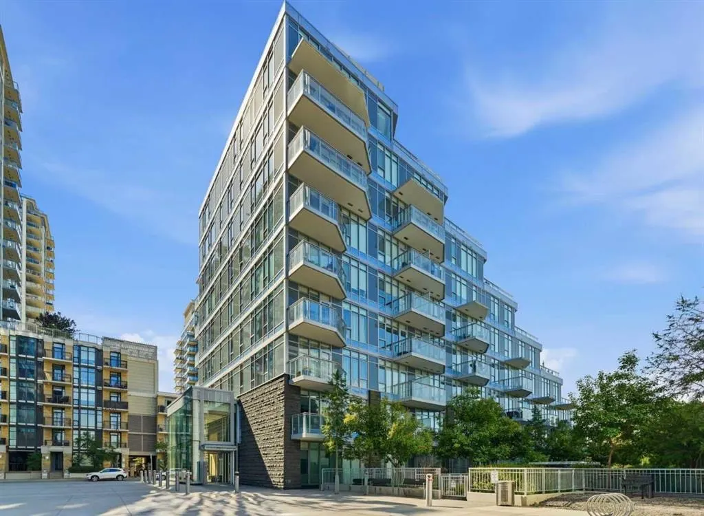 138 waterfront Court SW #303 — photo 2