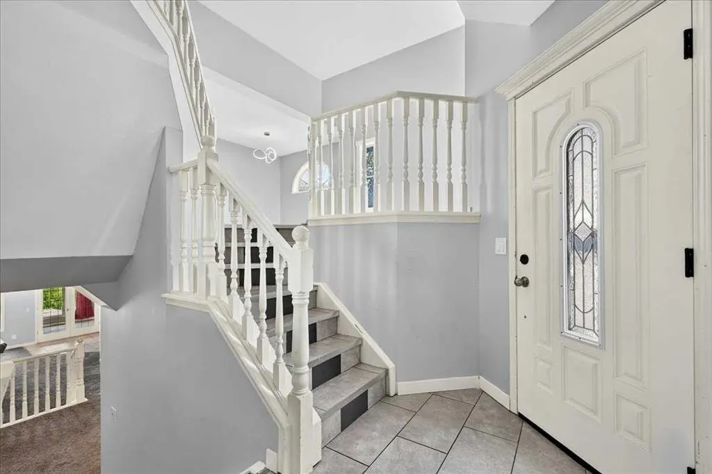 254 Douglas Glen Heath SE — photo 2
