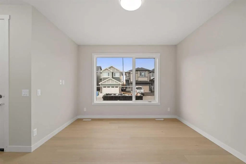 102 Sora Gardens SE — photo 2