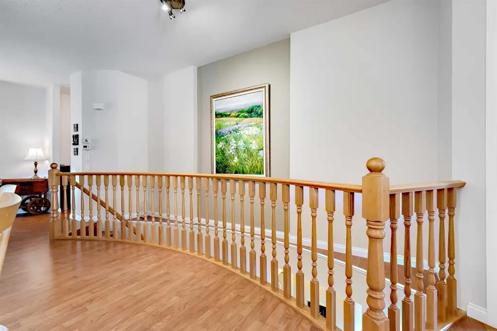 66 Royal Manor NW — photo 3