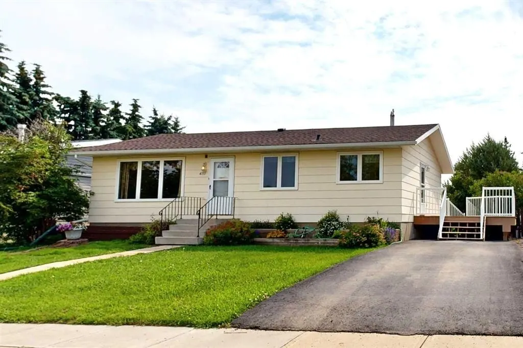 4111 61 Street — photo 1