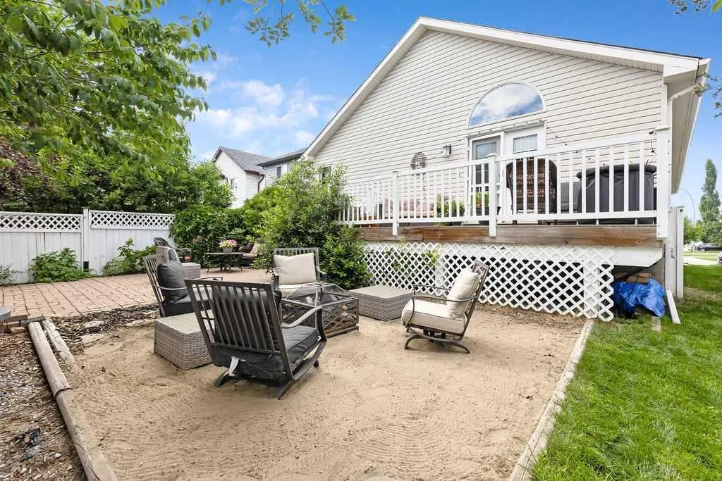 209 Coventry Circle NE — photo 3