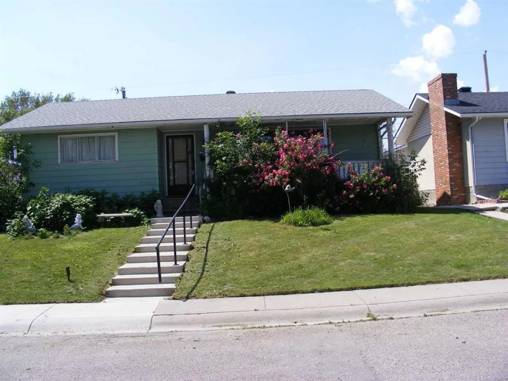 911 Penmeadows Road SE — photo 1