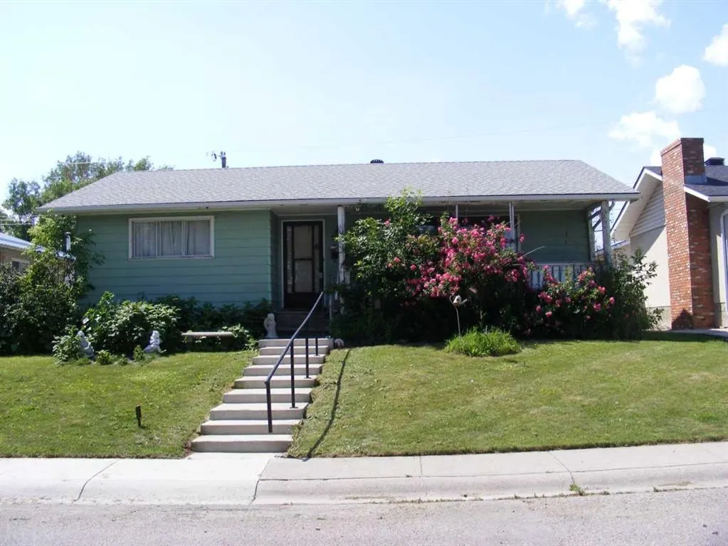 911 Penmeadows Road SE — photo 2