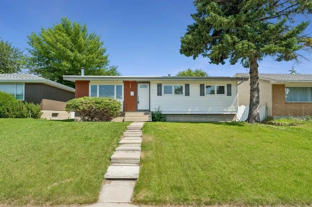 916 Mayland Drive NE — photo 2