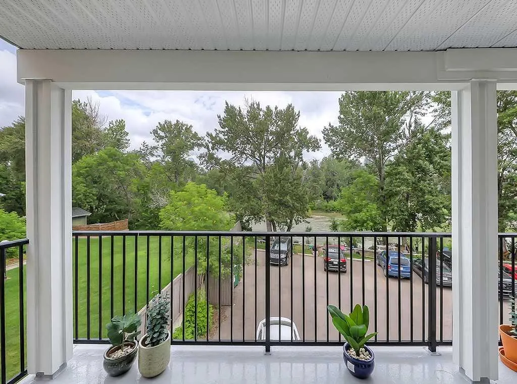 112 23 Avenue SW #305 — photo 2