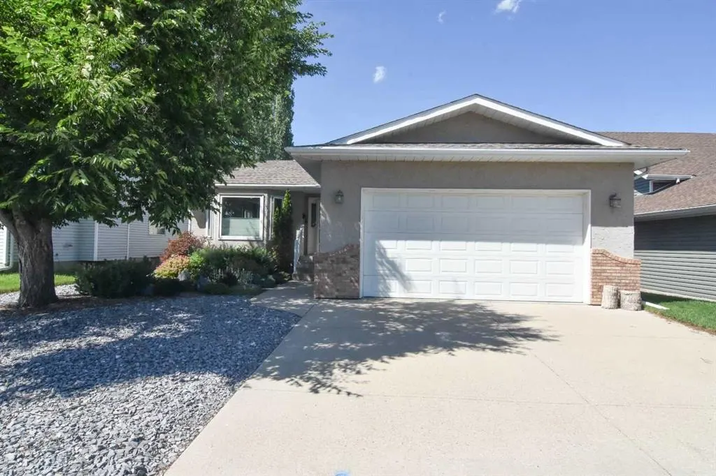 254 Maple Grove Crescent