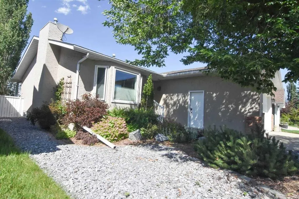 254 Maple Grove Crescent