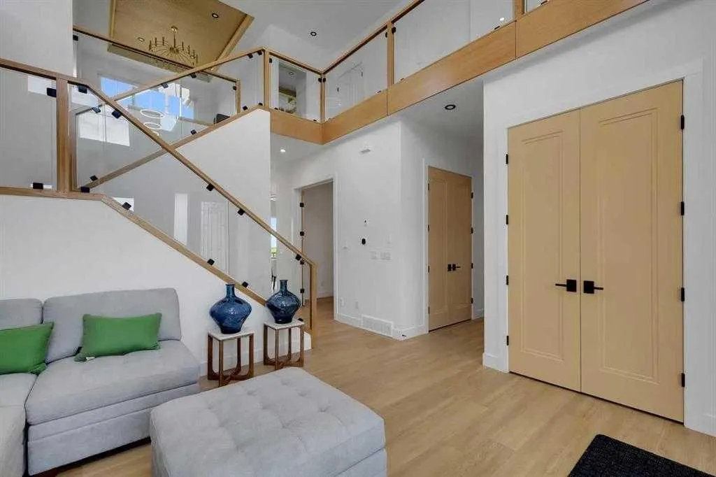 230 Royal Birch View NW — photo 2