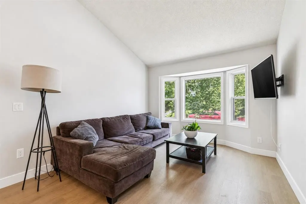 189 Deerfield Terrace SE — photo 3
