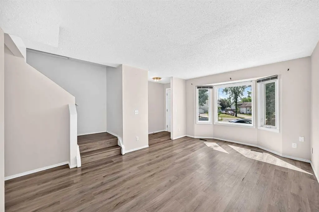 11 Falshire Terrace NE — photo 3
