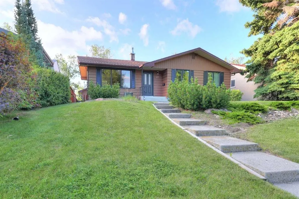 31 Rosery Drive NW — photo 3