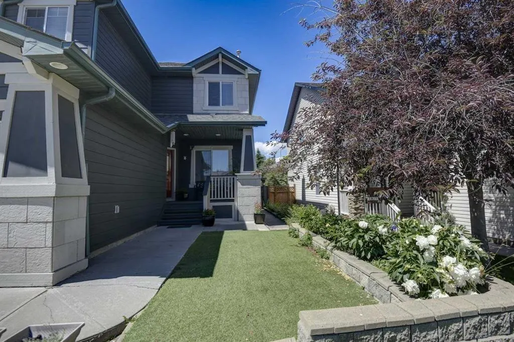 225 Chapala Drive SE — photo 2